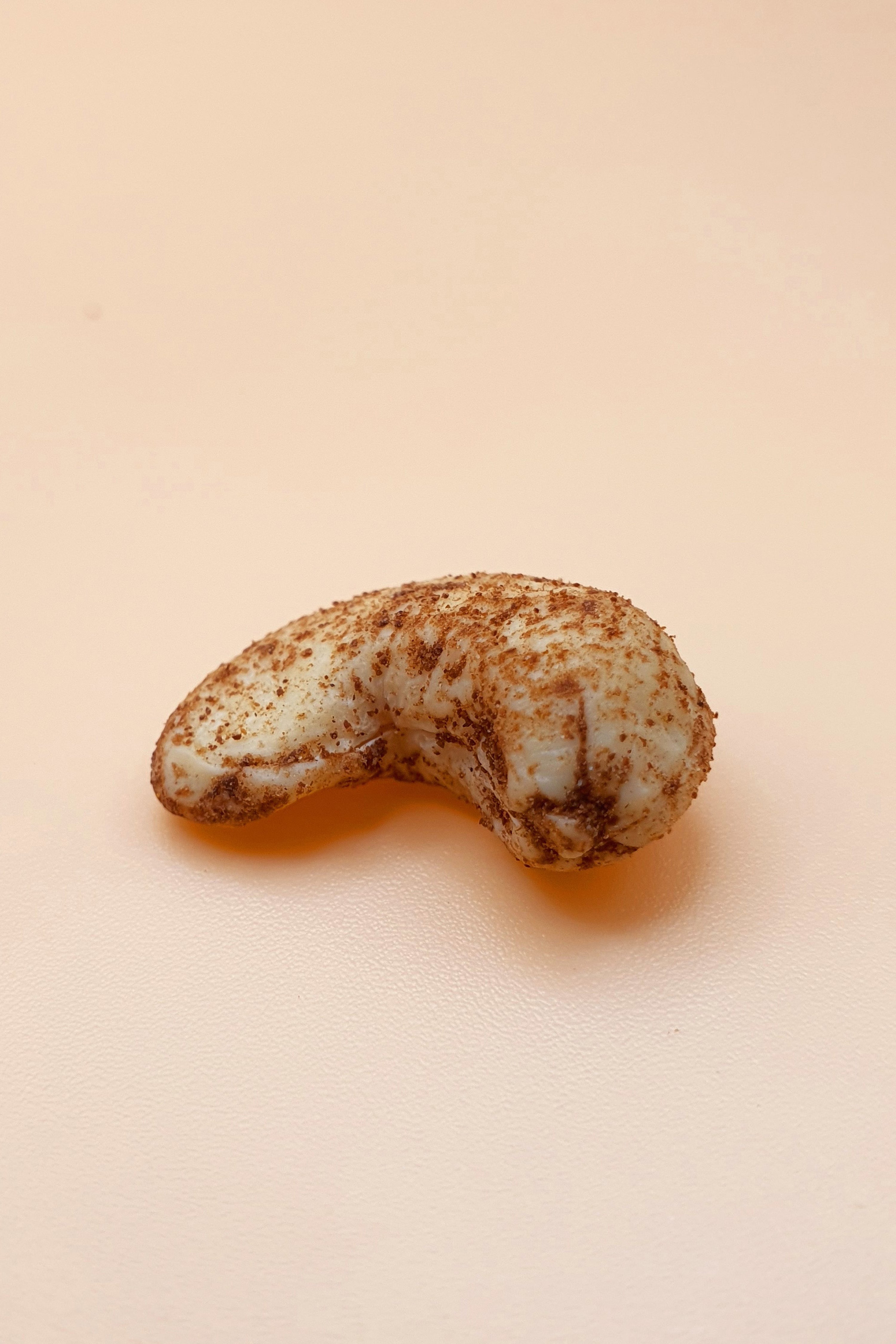 Mokka-Zimt-Kardamom Cashewkerne 1000 g vor neutralem Hintergrund